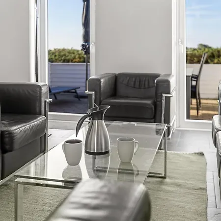 Hugo - 2-5km From The Sea By Interhome